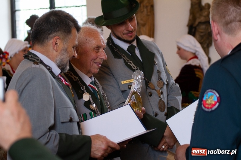 Zdjęcie w galerii na portalu naszraciborz.pl: Raciborski król kurkowy AD 2018 zasiadł na tronie i pozdrowił raciborzan  wiadomości z regionu