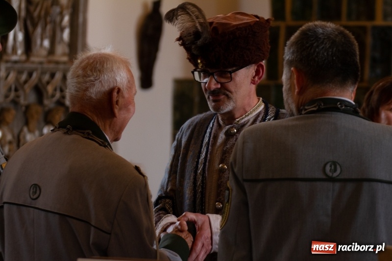 Zdjęcie w galerii na portalu naszraciborz.pl: Raciborski król kurkowy AD 2018 zasiadł na tronie i pozdrowił raciborzan  wiadomości z regionu