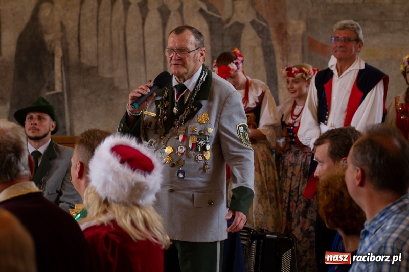 Zdjęcie w galerii na portalu naszraciborz.pl: Raciborski król kurkowy AD 2018 zasiadł na tronie i pozdrowił raciborzan  wiadomości z regionu