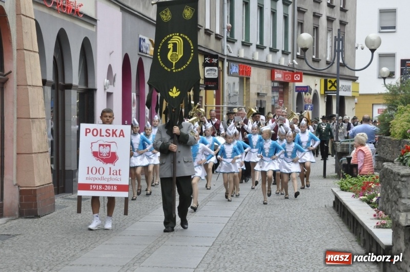 Zdjęcie w galerii na portalu naszraciborz.pl: Raciborski król kurkowy AD 2018 zasiadł na tronie i pozdrowił raciborzan  wiadomości z regionu