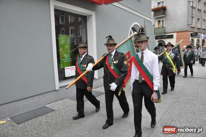 Zdjęcie w galerii na portalu naszraciborz.pl: Raciborski król kurkowy AD 2018 zasiadł na tronie i pozdrowił raciborzan  wiadomości z regionu