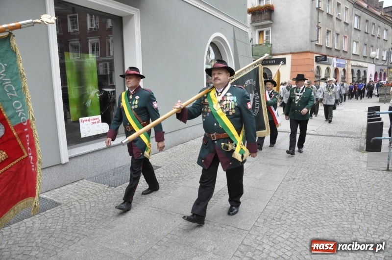 Zdjęcie w galerii na portalu naszraciborz.pl: Raciborski król kurkowy AD 2018 zasiadł na tronie i pozdrowił raciborzan  wiadomości z regionu