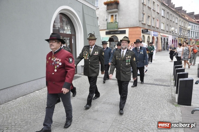 Zdjęcie w galerii na portalu naszraciborz.pl: Raciborski król kurkowy AD 2018 zasiadł na tronie i pozdrowił raciborzan  wiadomości z regionu