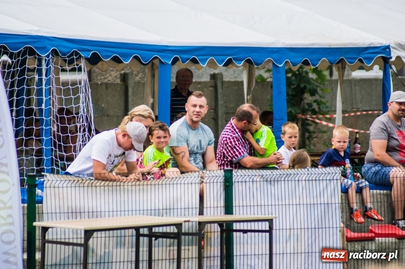 Zdjęcie w galerii na portalu naszraciborz.pl: Piłkarskie zmagania żaków młodszych podczas Tworków Cup 2018 wiadomości z regionu
