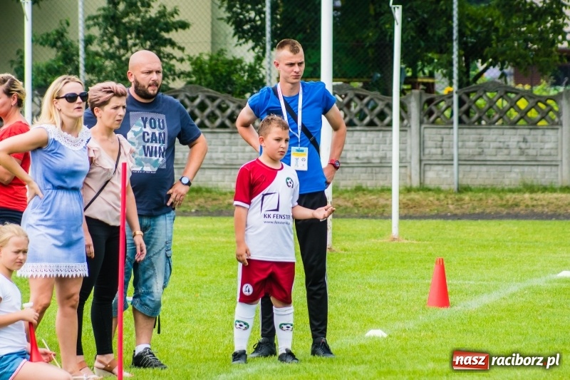 Zdjęcie w galerii na portalu naszraciborz.pl: Piłkarskie zmagania żaków młodszych podczas Tworków Cup 2018 wiadomości z regionu