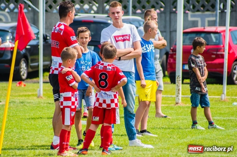 Zdjęcie w galerii na portalu naszraciborz.pl: Piłkarskie zmagania żaków młodszych podczas Tworków Cup 2018 wiadomości z regionu