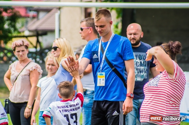Zdjęcie w galerii na portalu naszraciborz.pl: Piłkarskie zmagania żaków młodszych podczas Tworków Cup 2018 wiadomości z regionu