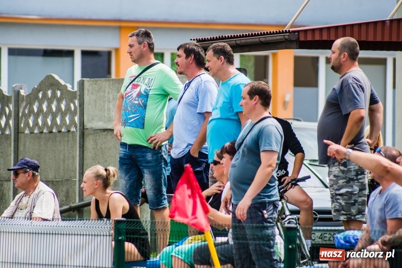 Zdjęcie w galerii na portalu naszraciborz.pl: Piłkarskie zmagania żaków młodszych podczas Tworków Cup 2018 wiadomości z regionu