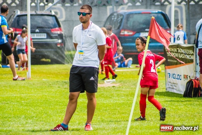 Zdjęcie w galerii na portalu naszraciborz.pl: Piłkarskie zmagania żaków młodszych podczas Tworków Cup 2018 wiadomości z regionu