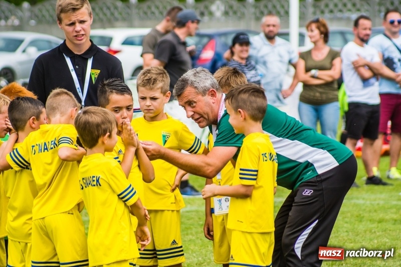 Zdjęcie w galerii na portalu naszraciborz.pl: Piłkarskie zmagania żaków młodszych podczas Tworków Cup 2018 wiadomości z regionu