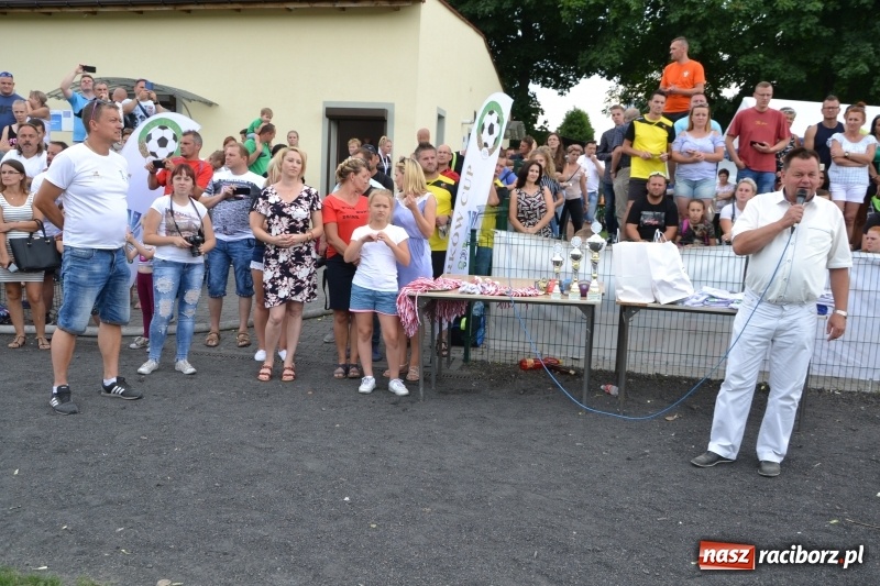 Zdjęcie w galerii na portalu naszraciborz.pl: Piłkarskie zmagania żaków młodszych podczas Tworków Cup 2018 wiadomości z regionu