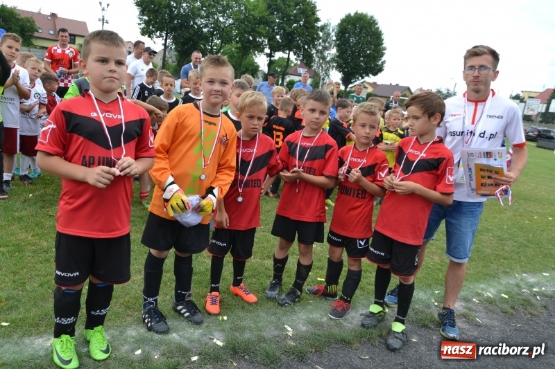 Zdjęcie w galerii na portalu naszraciborz.pl: Piłkarskie zmagania żaków młodszych podczas Tworków Cup 2018 wiadomości z regionu