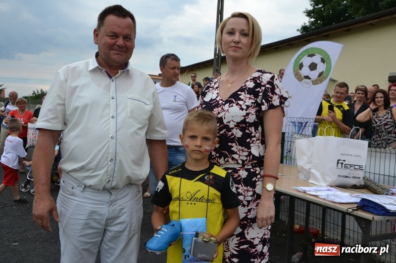 Zdjęcie w galerii na portalu naszraciborz.pl: Piłkarskie zmagania żaków młodszych podczas Tworków Cup 2018 wiadomości z regionu