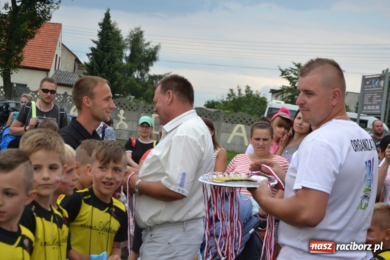 Zdjęcie w galerii na portalu naszraciborz.pl: Piłkarskie zmagania żaków młodszych podczas Tworków Cup 2018 wiadomości z regionu