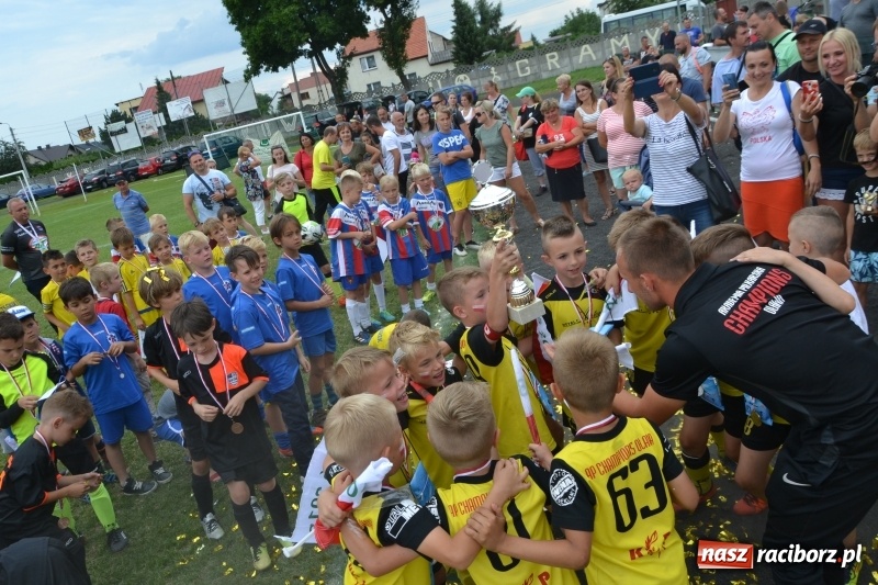 Zdjęcie w galerii na portalu naszraciborz.pl: Piłkarskie zmagania żaków młodszych podczas Tworków Cup 2018 wiadomości z regionu