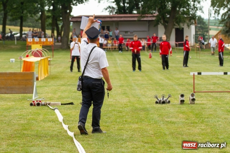 Zdjęcie w galerii na portalu naszraciborz.pl: Rudnik kontra Brzeźnica. Sztafeta zdecydowała o złocie. Brzeźnickie strażaczki najlepsze wiadomości z regionu