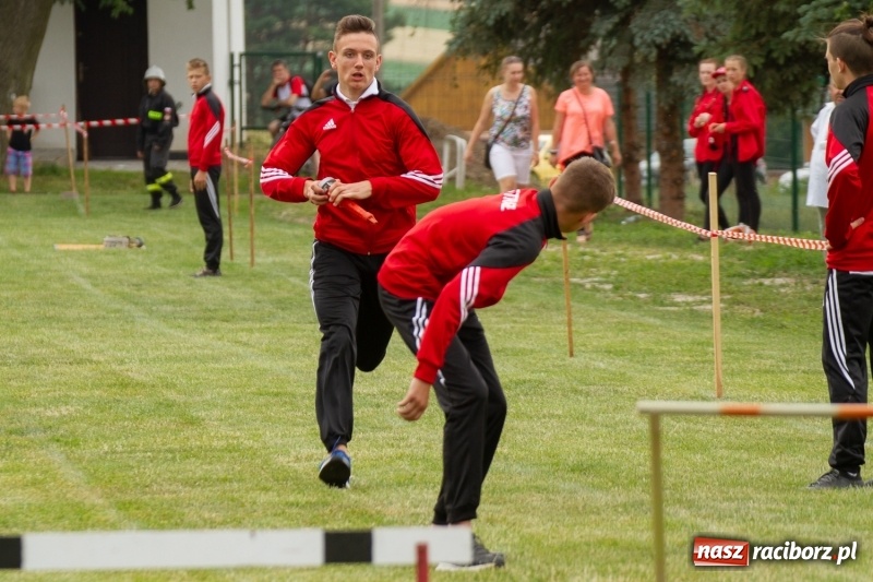 Zdjęcie w galerii na portalu naszraciborz.pl: Rudnik kontra Brzeźnica. Sztafeta zdecydowała o złocie. Brzeźnickie strażaczki najlepsze wiadomości z regionu