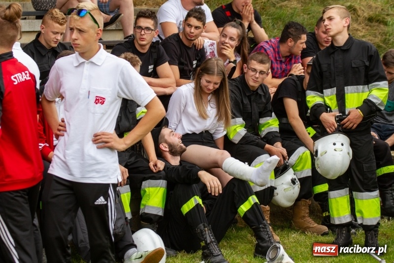 Zdjęcie w galerii na portalu naszraciborz.pl: Rudnik kontra Brzeźnica. Sztafeta zdecydowała o złocie. Brzeźnickie strażaczki najlepsze wiadomości z regionu