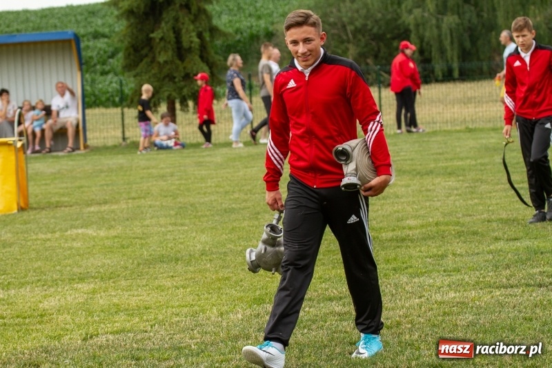 Zdjęcie w galerii na portalu naszraciborz.pl: Rudnik kontra Brzeźnica. Sztafeta zdecydowała o złocie. Brzeźnickie strażaczki najlepsze wiadomości z regionu