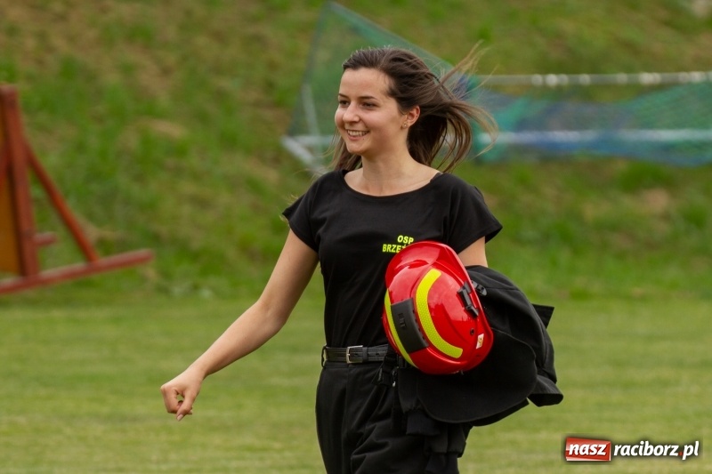 Zdjęcie w galerii na portalu naszraciborz.pl: Rudnik kontra Brzeźnica. Sztafeta zdecydowała o złocie. Brzeźnickie strażaczki najlepsze wiadomości z regionu