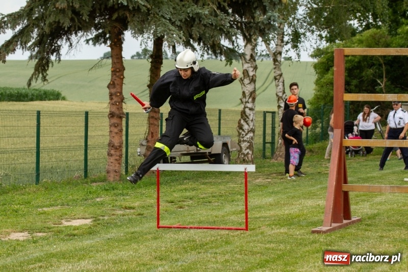 Zdjęcie w galerii na portalu naszraciborz.pl: Rudnik kontra Brzeźnica. Sztafeta zdecydowała o złocie. Brzeźnickie strażaczki najlepsze wiadomości z regionu