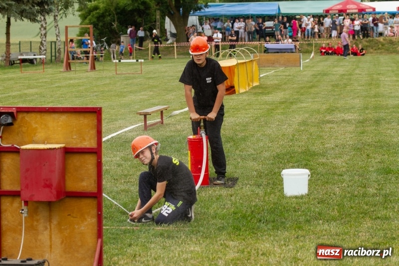 Zdjęcie w galerii na portalu naszraciborz.pl: Rudnik kontra Brzeźnica. Sztafeta zdecydowała o złocie. Brzeźnickie strażaczki najlepsze wiadomości z regionu