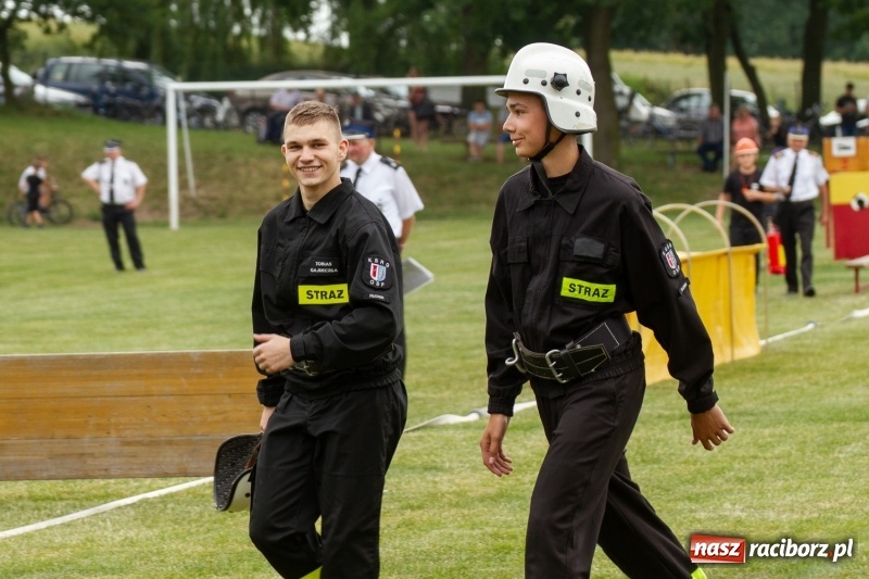 Zdjęcie w galerii na portalu naszraciborz.pl: Rudnik kontra Brzeźnica. Sztafeta zdecydowała o złocie. Brzeźnickie strażaczki najlepsze wiadomości z regionu