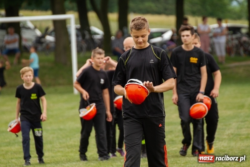 Zdjęcie w galerii na portalu naszraciborz.pl: Rudnik kontra Brzeźnica. Sztafeta zdecydowała o złocie. Brzeźnickie strażaczki najlepsze wiadomości z regionu