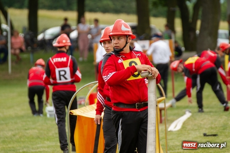 Zdjęcie w galerii na portalu naszraciborz.pl: Rudnik kontra Brzeźnica. Sztafeta zdecydowała o złocie. Brzeźnickie strażaczki najlepsze wiadomości z regionu
