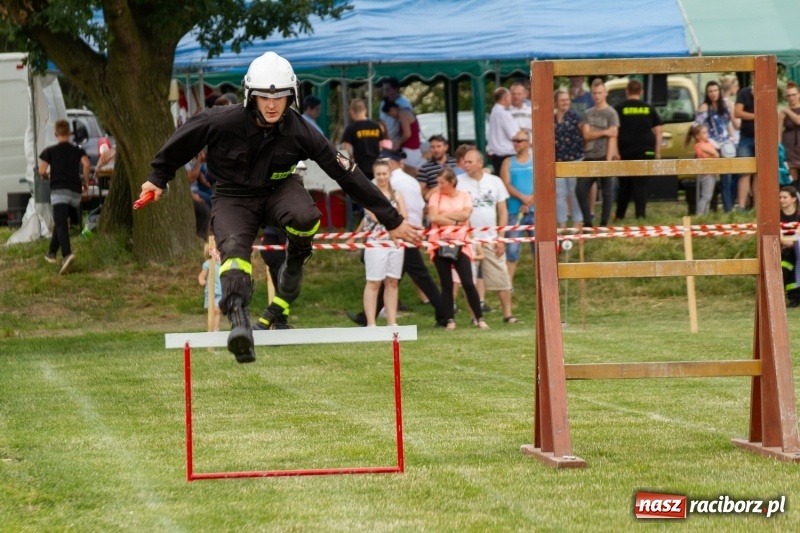 Zdjęcie w galerii na portalu naszraciborz.pl: Rudnik kontra Brzeźnica. Sztafeta zdecydowała o złocie. Brzeźnickie strażaczki najlepsze wiadomości z regionu