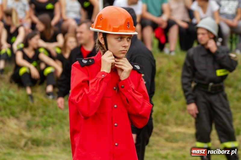 Zdjęcie w galerii na portalu naszraciborz.pl: Rudnik kontra Brzeźnica. Sztafeta zdecydowała o złocie. Brzeźnickie strażaczki najlepsze wiadomości z regionu