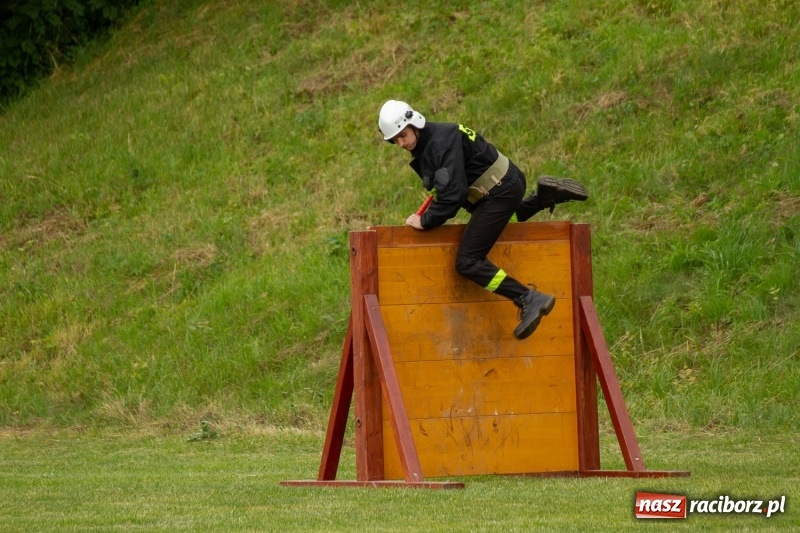 Zdjęcie w galerii na portalu naszraciborz.pl: Rudnik kontra Brzeźnica. Sztafeta zdecydowała o złocie. Brzeźnickie strażaczki najlepsze wiadomości z regionu