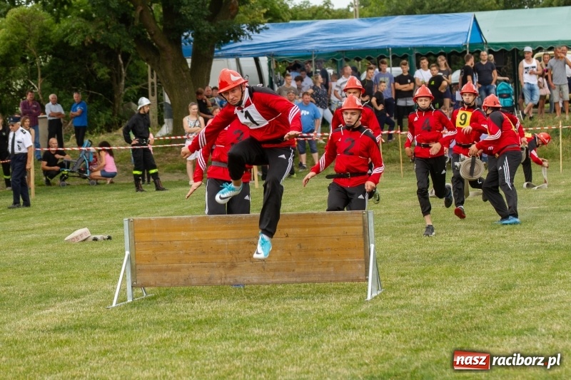 Zdjęcie w galerii na portalu naszraciborz.pl: Rudnik kontra Brzeźnica. Sztafeta zdecydowała o złocie. Brzeźnickie strażaczki najlepsze wiadomości z regionu