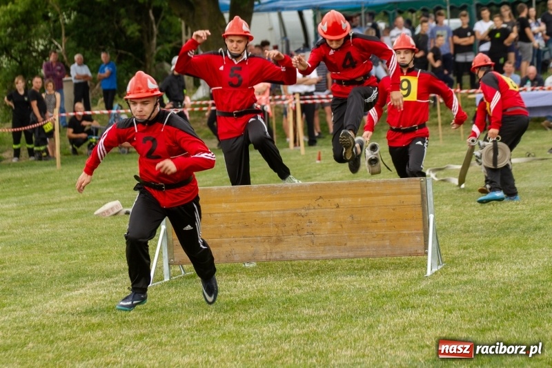 Zdjęcie w galerii na portalu naszraciborz.pl: Rudnik kontra Brzeźnica. Sztafeta zdecydowała o złocie. Brzeźnickie strażaczki najlepsze wiadomości z regionu