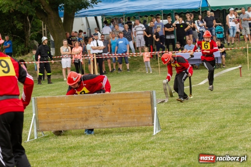 Zdjęcie w galerii na portalu naszraciborz.pl: Rudnik kontra Brzeźnica. Sztafeta zdecydowała o złocie. Brzeźnickie strażaczki najlepsze wiadomości z regionu