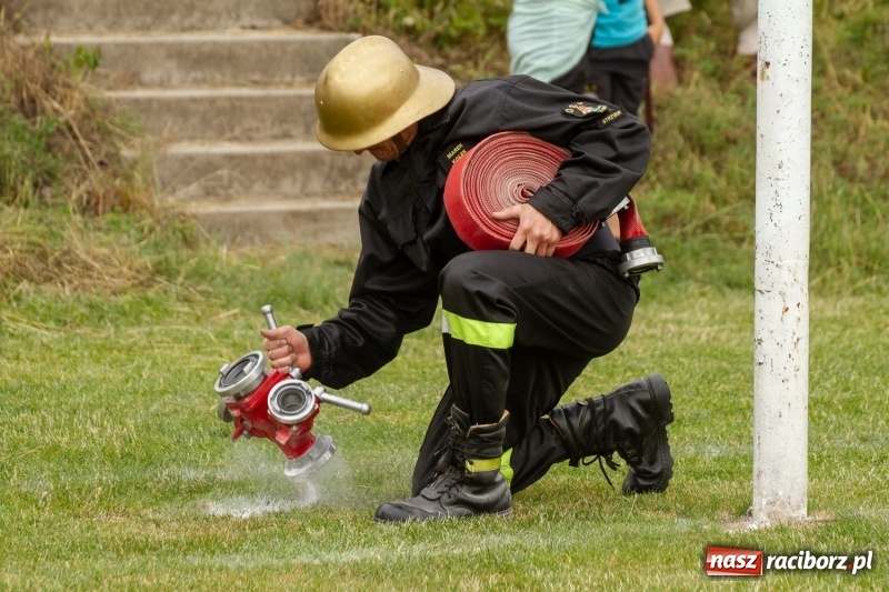 Zdjęcie w galerii na portalu naszraciborz.pl: Rudnik kontra Brzeźnica. Sztafeta zdecydowała o złocie. Brzeźnickie strażaczki najlepsze wiadomości z regionu