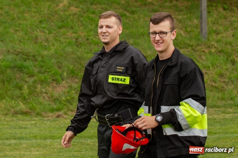 Zdjęcie w galerii na portalu naszraciborz.pl: Rudnik kontra Brzeźnica. Sztafeta zdecydowała o złocie. Brzeźnickie strażaczki najlepsze wiadomości z regionu