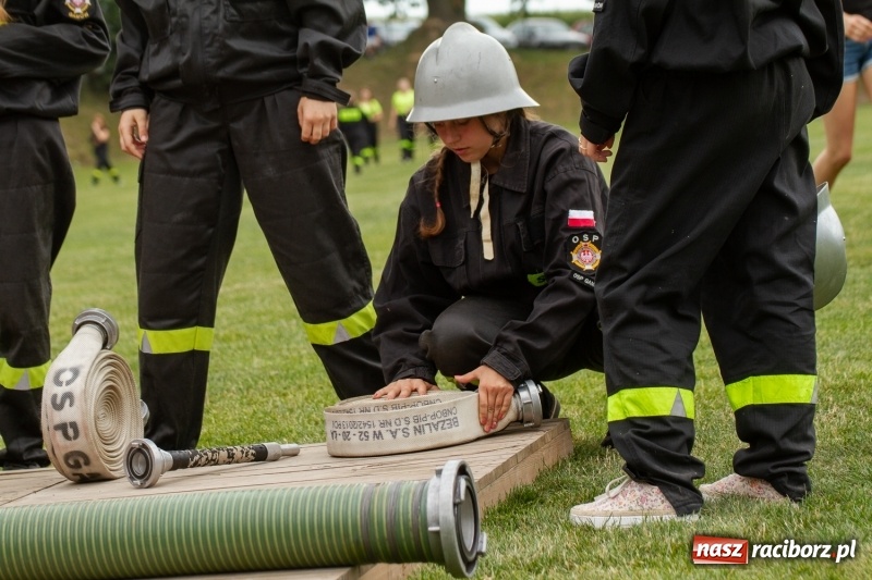 Zdjęcie w galerii na portalu naszraciborz.pl: Rudnik kontra Brzeźnica. Sztafeta zdecydowała o złocie. Brzeźnickie strażaczki najlepsze wiadomości z regionu