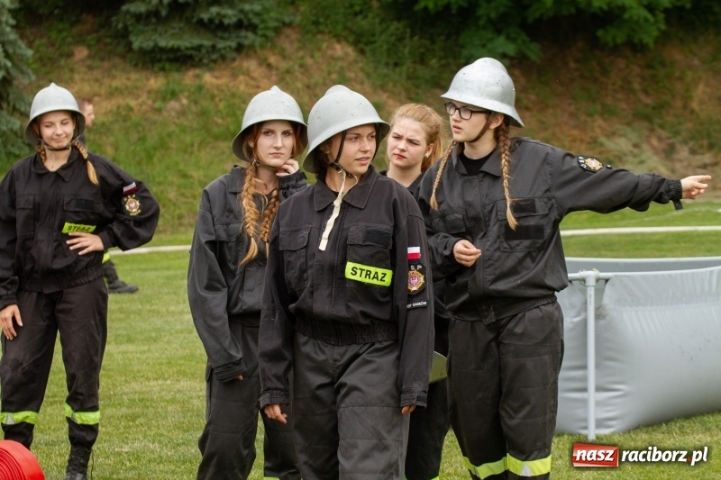 Zdjęcie w galerii na portalu naszraciborz.pl: Rudnik kontra Brzeźnica. Sztafeta zdecydowała o złocie. Brzeźnickie strażaczki najlepsze wiadomości z regionu