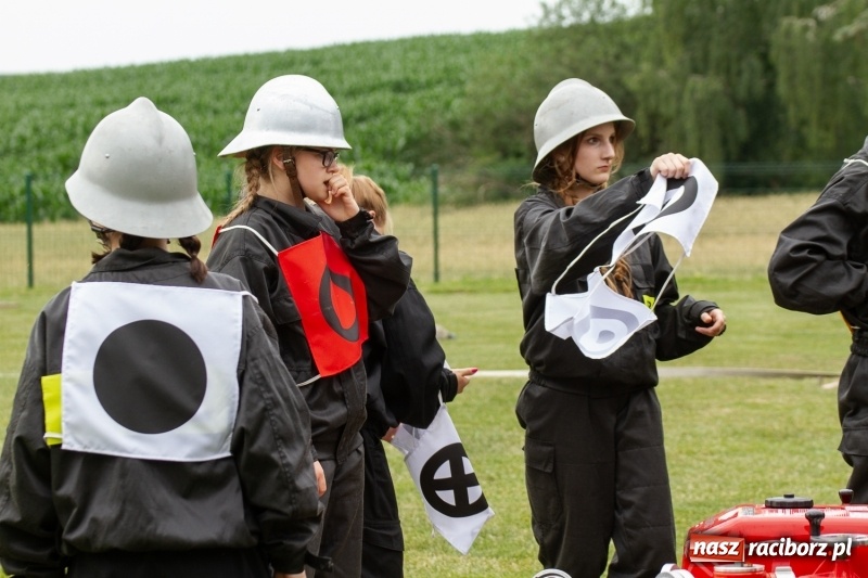 Zdjęcie w galerii na portalu naszraciborz.pl: Rudnik kontra Brzeźnica. Sztafeta zdecydowała o złocie. Brzeźnickie strażaczki najlepsze wiadomości z regionu