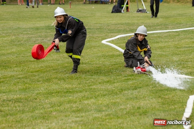 Zdjęcie w galerii na portalu naszraciborz.pl: Rudnik kontra Brzeźnica. Sztafeta zdecydowała o złocie. Brzeźnickie strażaczki najlepsze wiadomości z regionu