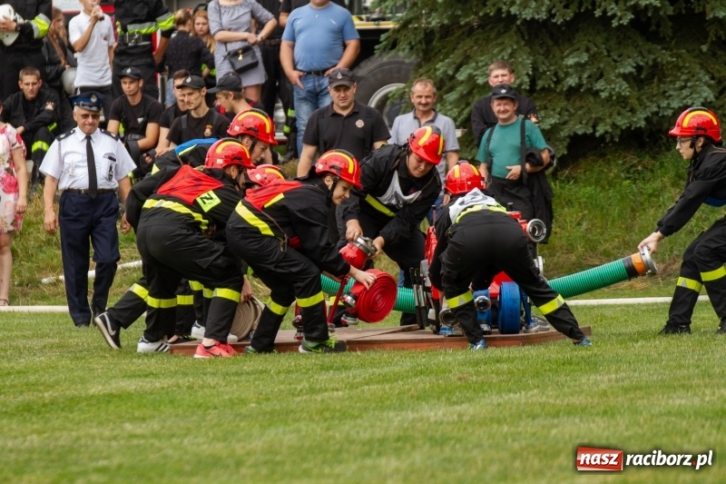 Zdjęcie w galerii na portalu naszraciborz.pl: Rudnik kontra Brzeźnica. Sztafeta zdecydowała o złocie. Brzeźnickie strażaczki najlepsze wiadomości z regionu
