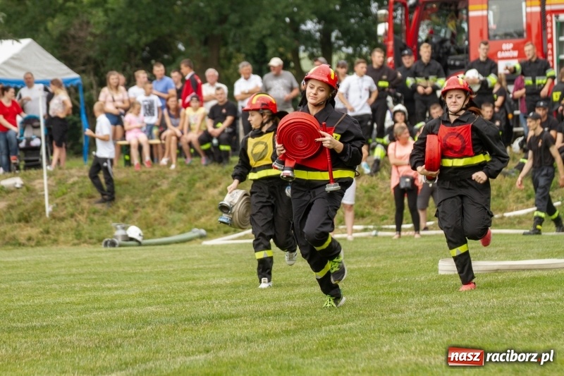 Zdjęcie w galerii na portalu naszraciborz.pl: Rudnik kontra Brzeźnica. Sztafeta zdecydowała o złocie. Brzeźnickie strażaczki najlepsze wiadomości z regionu