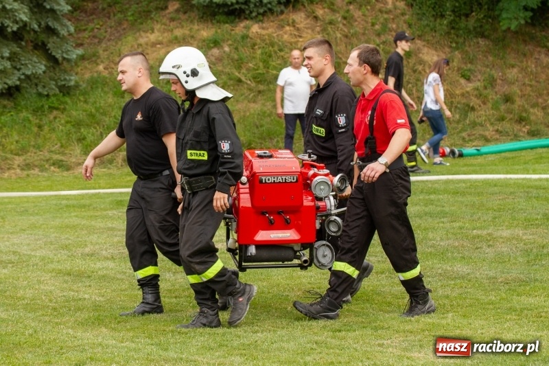 Zdjęcie w galerii na portalu naszraciborz.pl: Rudnik kontra Brzeźnica. Sztafeta zdecydowała o złocie. Brzeźnickie strażaczki najlepsze wiadomości z regionu
