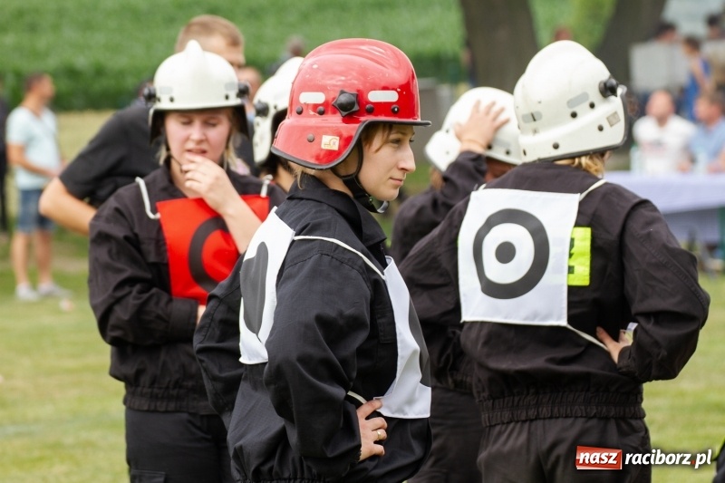 Zdjęcie w galerii na portalu naszraciborz.pl: Rudnik kontra Brzeźnica. Sztafeta zdecydowała o złocie. Brzeźnickie strażaczki najlepsze wiadomości z regionu