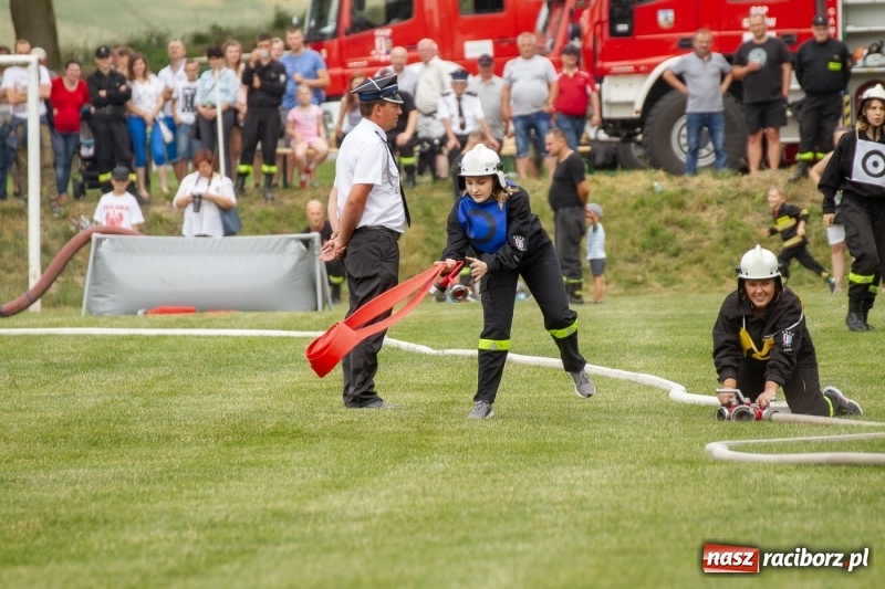 Zdjęcie w galerii na portalu naszraciborz.pl: Rudnik kontra Brzeźnica. Sztafeta zdecydowała o złocie. Brzeźnickie strażaczki najlepsze wiadomości z regionu