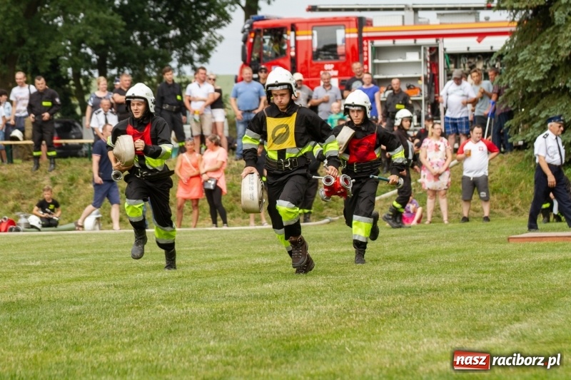 Zdjęcie w galerii na portalu naszraciborz.pl: Rudnik kontra Brzeźnica. Sztafeta zdecydowała o złocie. Brzeźnickie strażaczki najlepsze wiadomości z regionu
