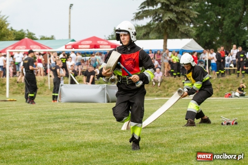 Zdjęcie w galerii na portalu naszraciborz.pl: Rudnik kontra Brzeźnica. Sztafeta zdecydowała o złocie. Brzeźnickie strażaczki najlepsze wiadomości z regionu