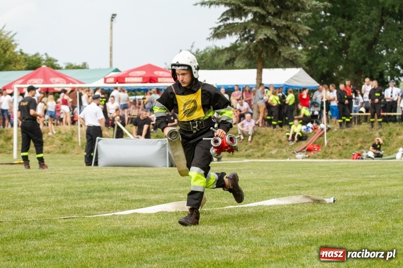 Zdjęcie w galerii na portalu naszraciborz.pl: Rudnik kontra Brzeźnica. Sztafeta zdecydowała o złocie. Brzeźnickie strażaczki najlepsze wiadomości z regionu