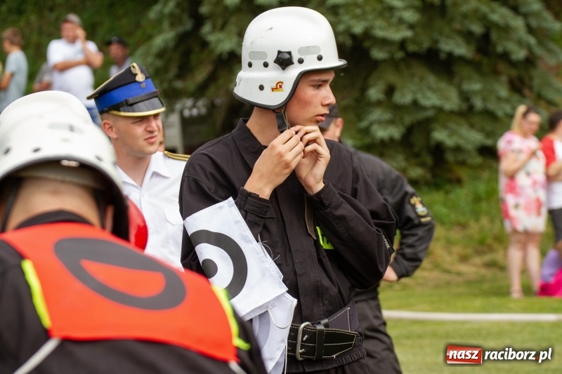 Zdjęcie w galerii na portalu naszraciborz.pl: Rudnik kontra Brzeźnica. Sztafeta zdecydowała o złocie. Brzeźnickie strażaczki najlepsze wiadomości z regionu